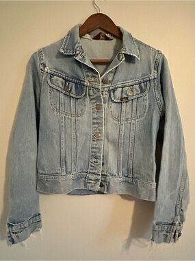 Vintage Lee Denim Jean Jacket Small Distressed Lightwash Biker Motorcycle Cowboy